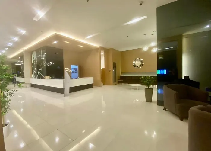 Aparthotel Frabeca Staycation At Mplace Qc 4*